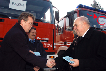 Navalno vatrogasno vozilo namijenjeno Požegi neće doći u ruke vatrogasnih profesionalaca. Znaju li to talijanski donatori?