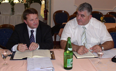 Načelnik kabineta ministra unutarnjih poslova Dražen Krtanjek i predsjednik Odbora policije SDLSN Mirko Bošković na vikend seminaru u Daruvaru