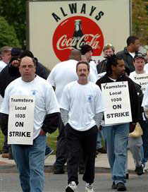 Trenutno je u tijeku štrajk i u Coca-Colinim pogonima u Francuskoj, gdje će zbog restrukturiranja bez posla ostati oko 150 radnika.