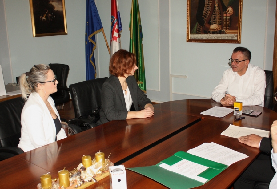 Župan potpisao kolektivni ugovor s predsjednicom Sindikata DLSNRH